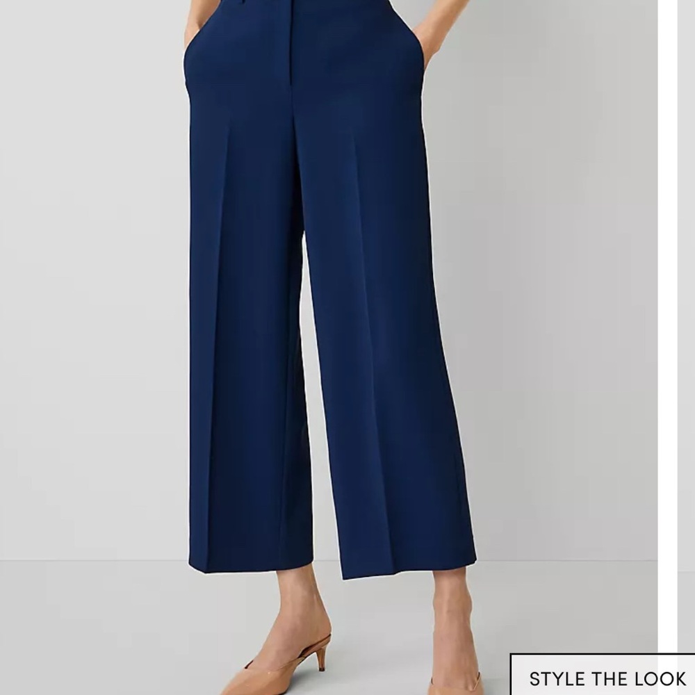 Ann Taylor Wide Leg cropped - Fluid Crepe size 4P